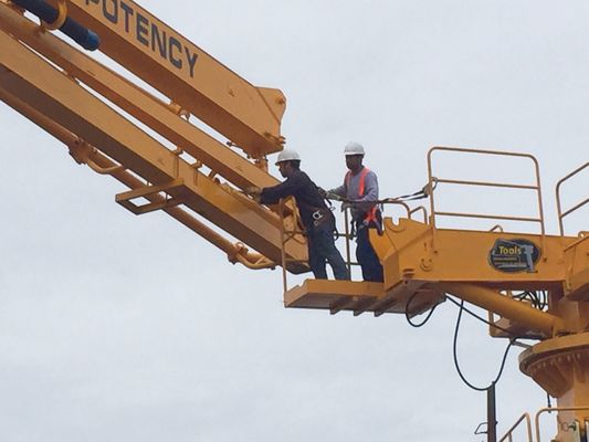380V / 50Hz Hydraulic Concrete Placement Boom 27.7m Max Horizontal Reach