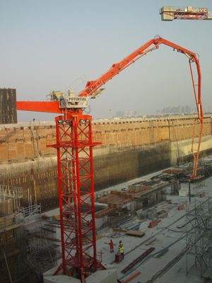 Max Horizontal Reach 36m Concrete Placer Boom 380V / 50Hz With 4 Boom Sections