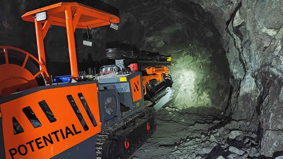 32.6kw Total Power Jumbo Rock Drill 43 - 76mm Diameter 0.8 - 2m/Min Speed KD06A-1BCD
