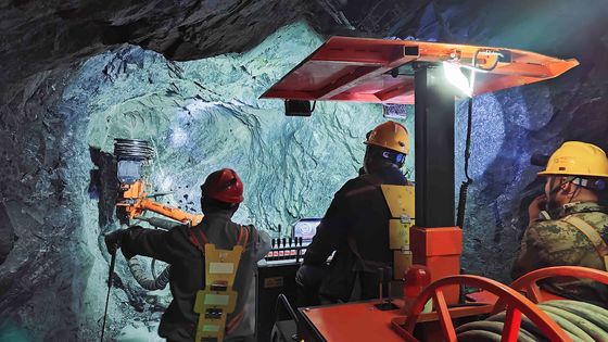 47.6kw Hydraulic Jumbo Rock Drilling Machine With Articulated Chassis Structure