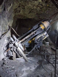 KD-KDQ150 DTH Drill Equipment For Underground Mining Tire type Walking Style