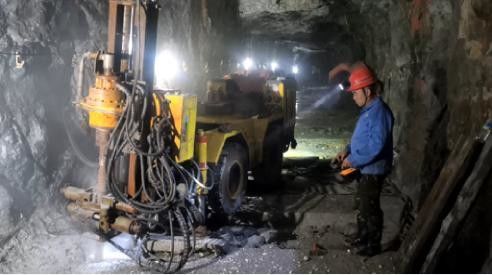 76 - 203mm Diameter underground Down The Hole Drilling Machine KD-KDQ150