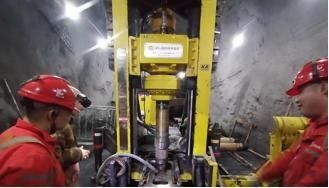 KDTJ-2000 Mining Reverse Drill Machine 121Kw Motor Power 250m Drilling Depth