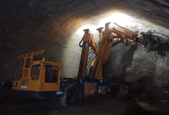KGM12200 Arch Installation Cart With 153Kw Diesel Engine Total weight 29t