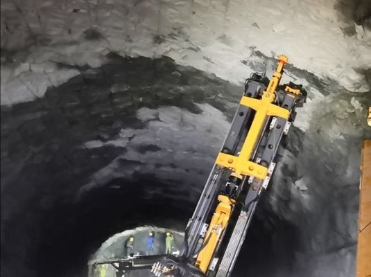 KMZ611 2500l/h Drilling Anchoring Grouting Equipment Max Operating Height 11m