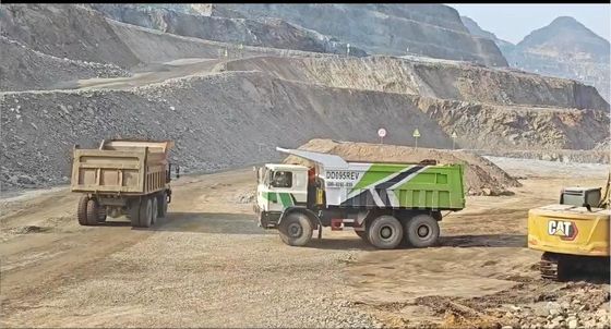 R95 Electric Drive Dump Truck 45km/h 60t Rated Load Capacity Range Extended
