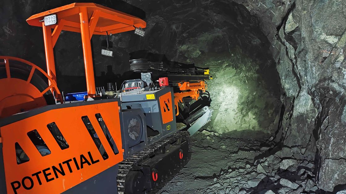 32.6kw Total Power Jumbo Rock Drill 43 - 76mm Diameter 0.8 - 2m/Min Speed KD06A-1BCD