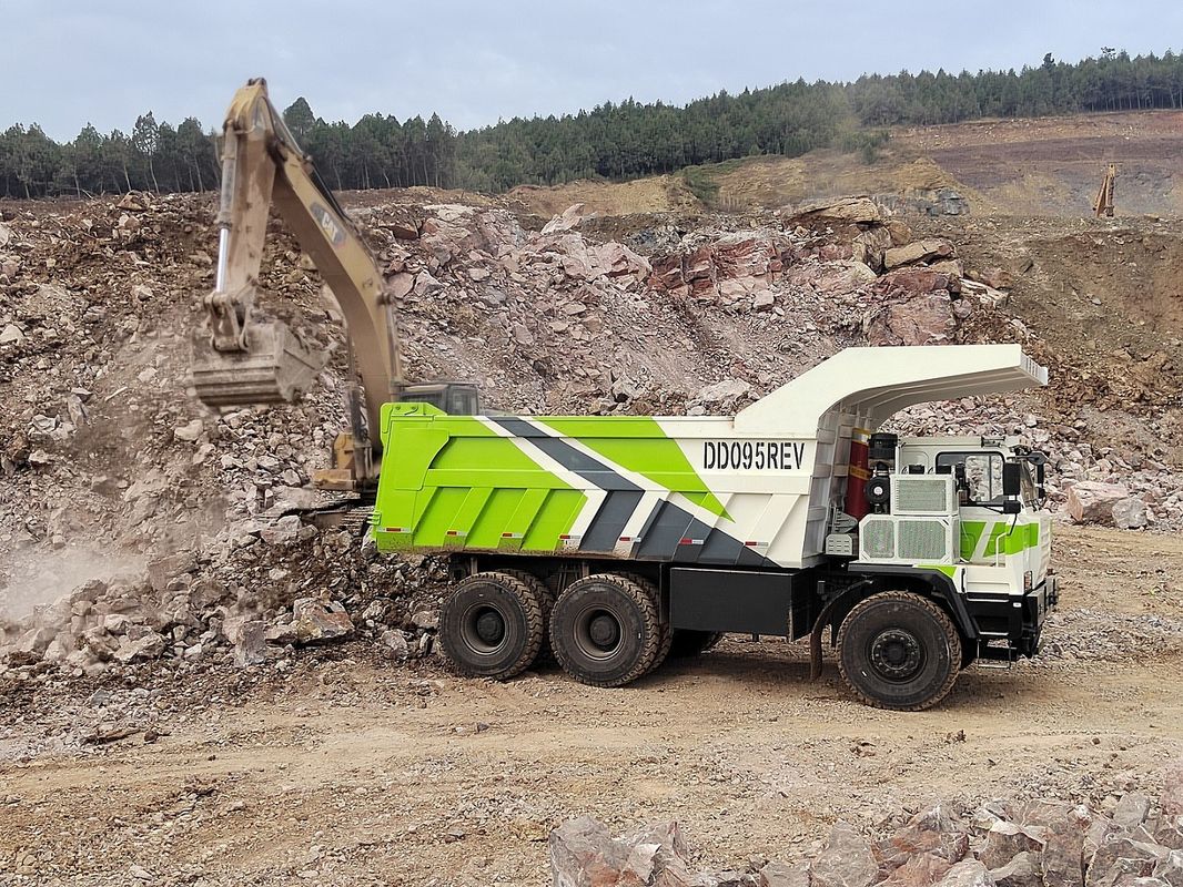 430KW R95 Electric Dump Trucks 6x4 Drive System Electric Range Extended For Loads