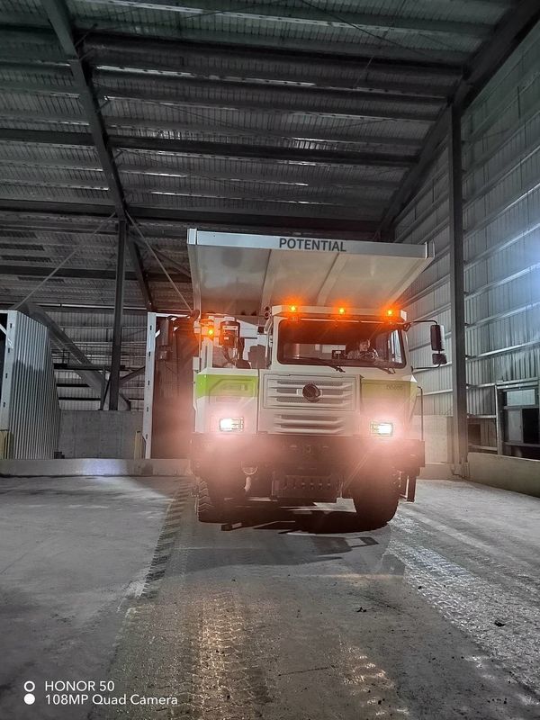R55 Hybrid Electric Dump Trucks Max Speed 70km/h With 250kw Rated Drive Motor Power