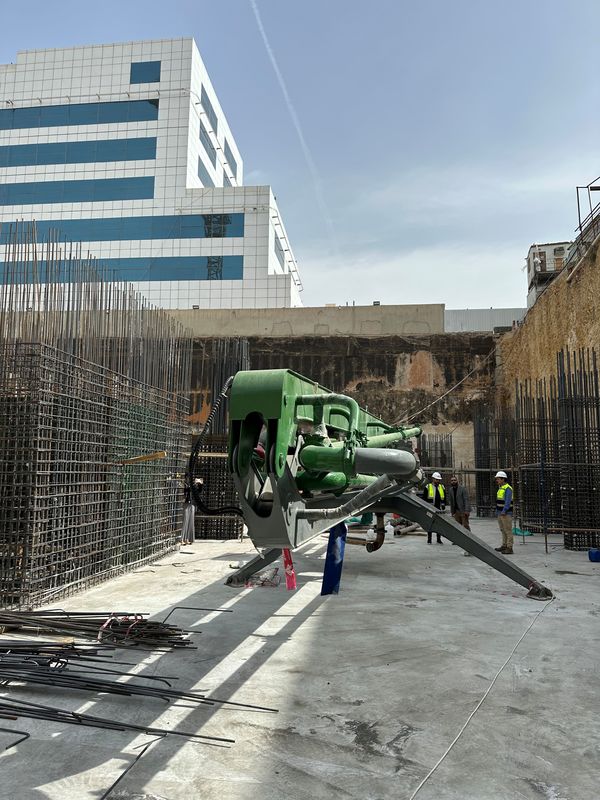 28Mpa Hydraulic System Concrete Placing Boom with 360° Slewing Angle and 4.2m Stationary Height Spider HG21