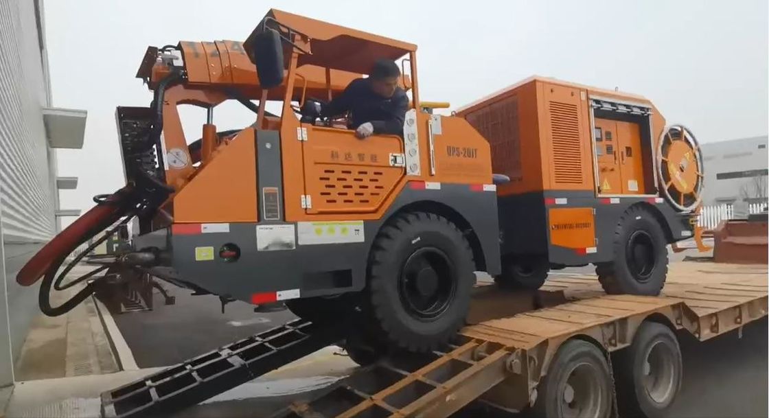 385mm Ground Clearance Robotic Wet Concrete Sprayer with 80m Cable Reel Length and Up To 8.5m Shotcrete Distance Upward