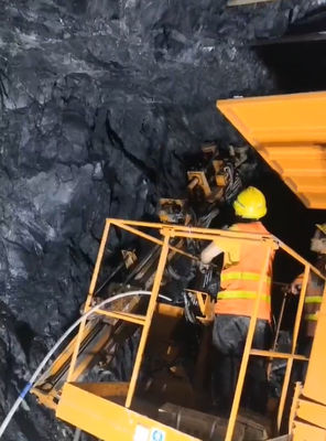 Φ33-64mm Drilling Diameter Drilling Anchoring Grouting Equipment with 8m Max.Operating Height and 18Kw Rock Drill Power